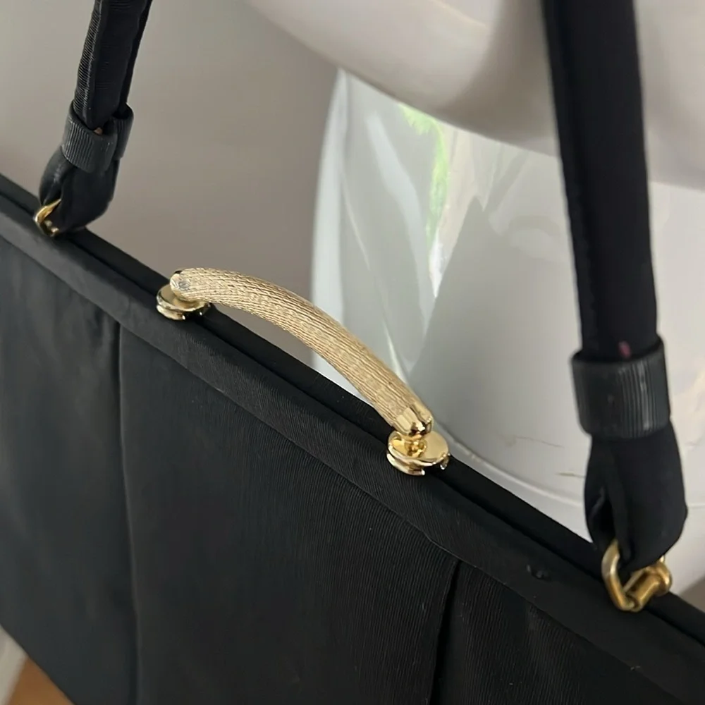 1960’s Black Large Structured Crepe Polyester Kisslock Handbag